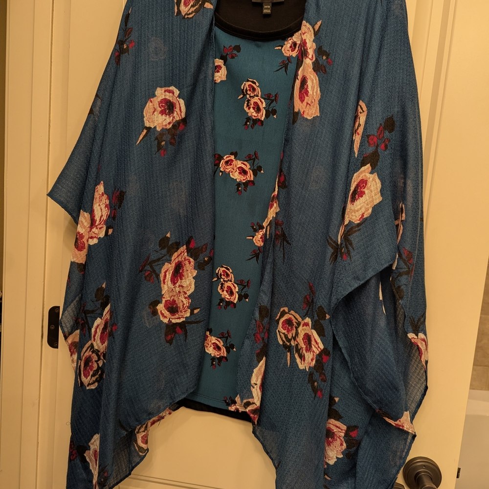 Chic Floral Women's Poncho